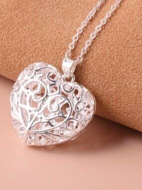 Necklace Hollowed-Out Puff Heart Three Dimensional Filigree Silvery Pendant